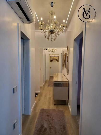 Apartament cu 4 camere decomandat în Central
