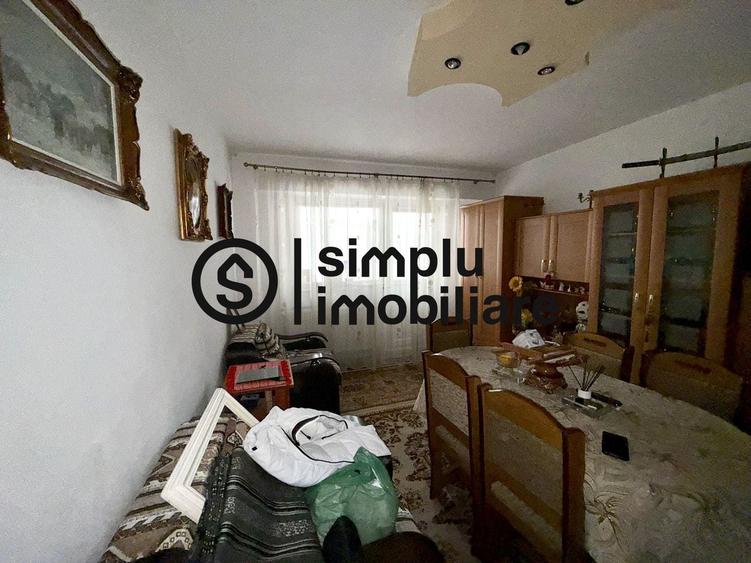 Apartament cu 3 camere decomandat, mobilat în Lăpuș