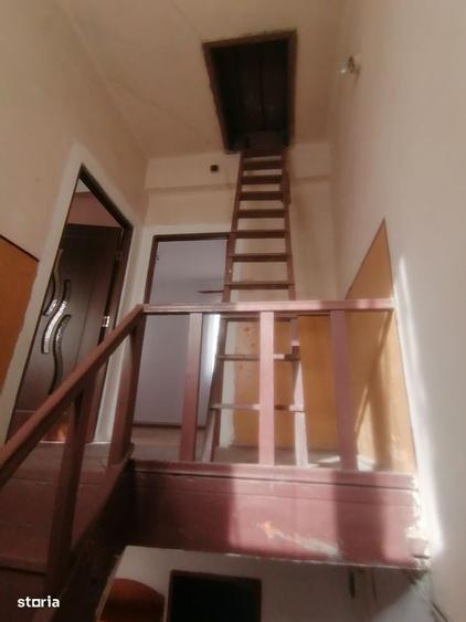 Casă cu 4 camere în Central