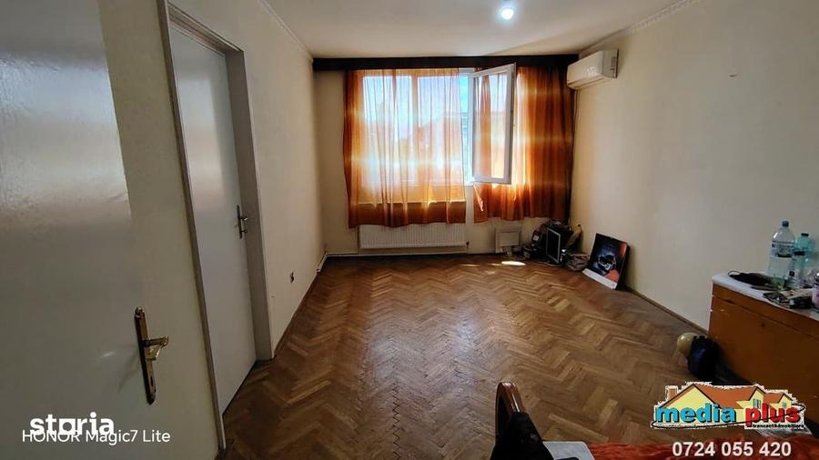 Apartament cu 3 camere decomandat în Țiglina 2