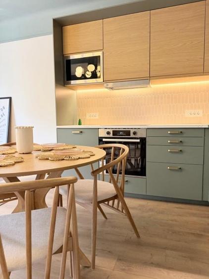 Apartament cu 3 camere semidecomandat, mobilat în Ultracentral