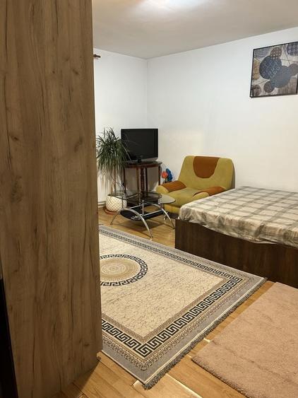 Inchiriez apartament 2 camere - 3