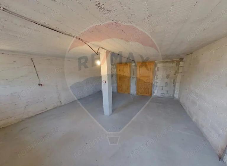Casă cu 3 camere cu Teren 1260 Mp în Sarasău