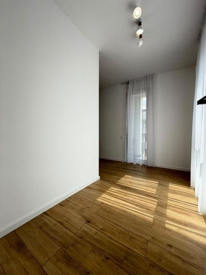 Apartament cu 2 camere semidecomandat, mobilat în Florești