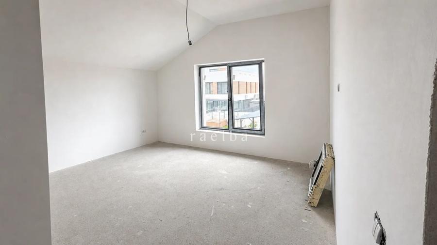 Casă individuală cu 4 camere cu Teren 300 Mp în Tunari