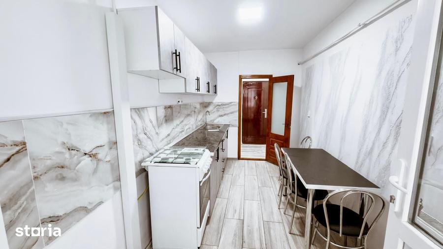 Apartament cu 2 camere decomandat în Micro 20
