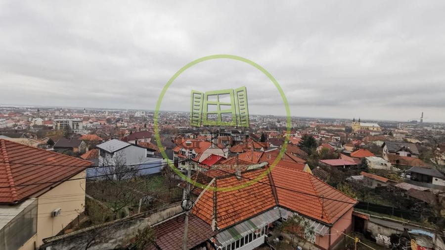 Duplex cu 6 camere cu Canalizare în Iorga