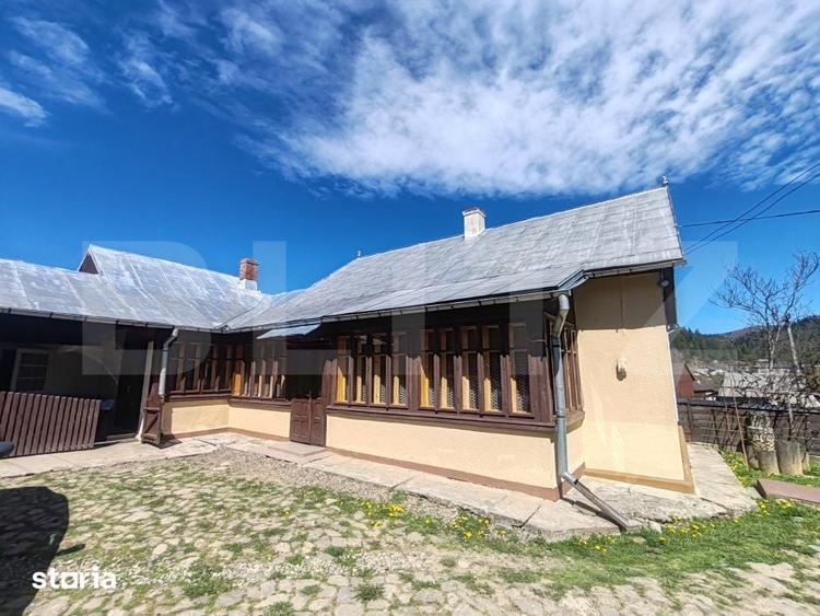 Casă cu 3 camere cu Teren 6830 Mp în Central