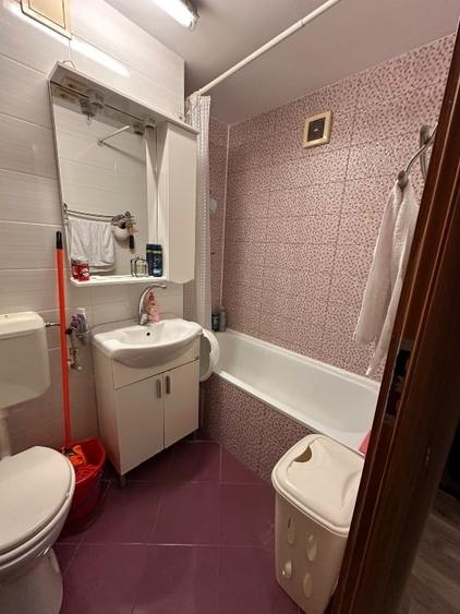 Apartament cu 3 camere decomandat, mobilat în Lujerului