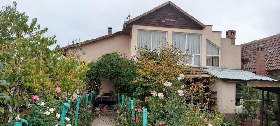 Casă cu 4 camere în Bacova