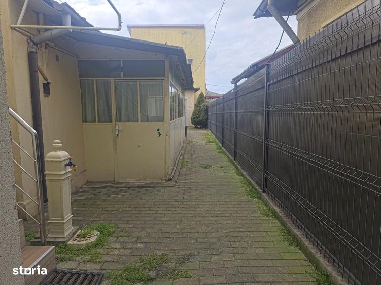 Casă cu 5 camere cu Teren 210 Mp în Coiciu