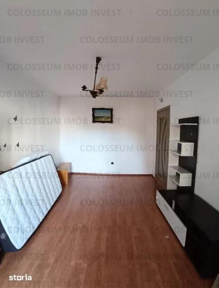 Apartament cu 3 camere decomandat în Valea Cetății