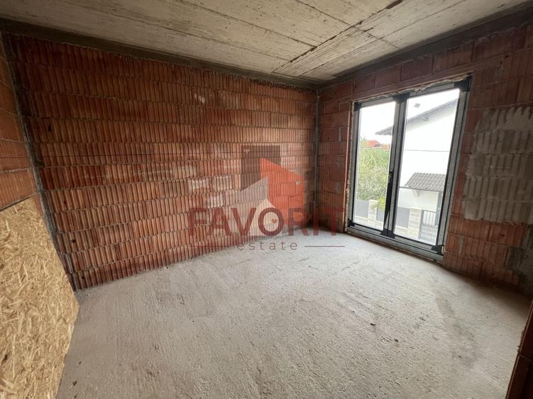 Duplex cu 4 camere cu Canalizare în Giroc
