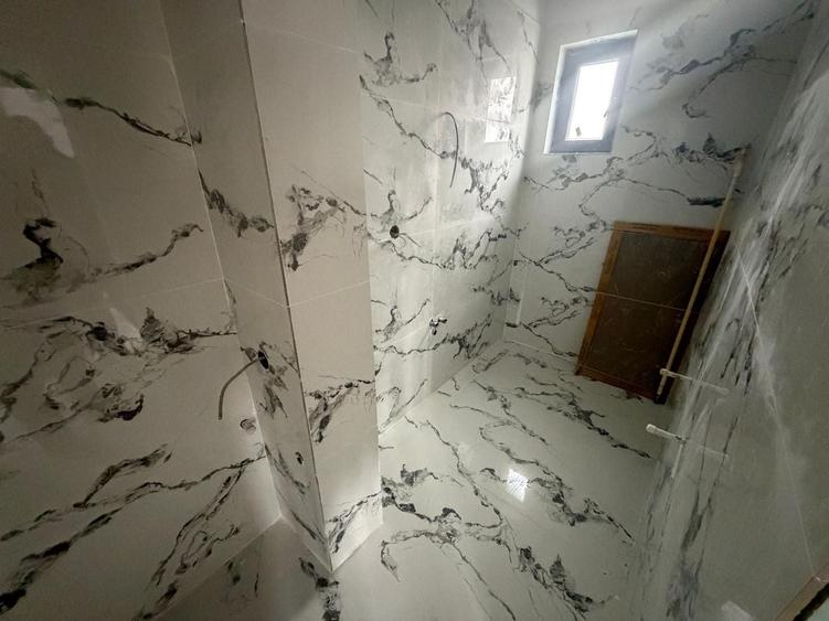 Duplex cu 3 camere cu Canalizare în Central