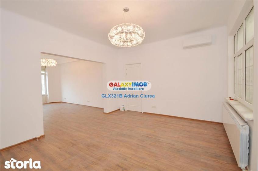 Apartament cu 5 camere în Romană