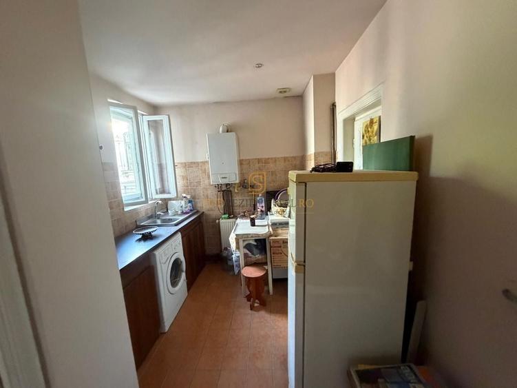 Apartament cu 4 camere semidecomandat în Universitate