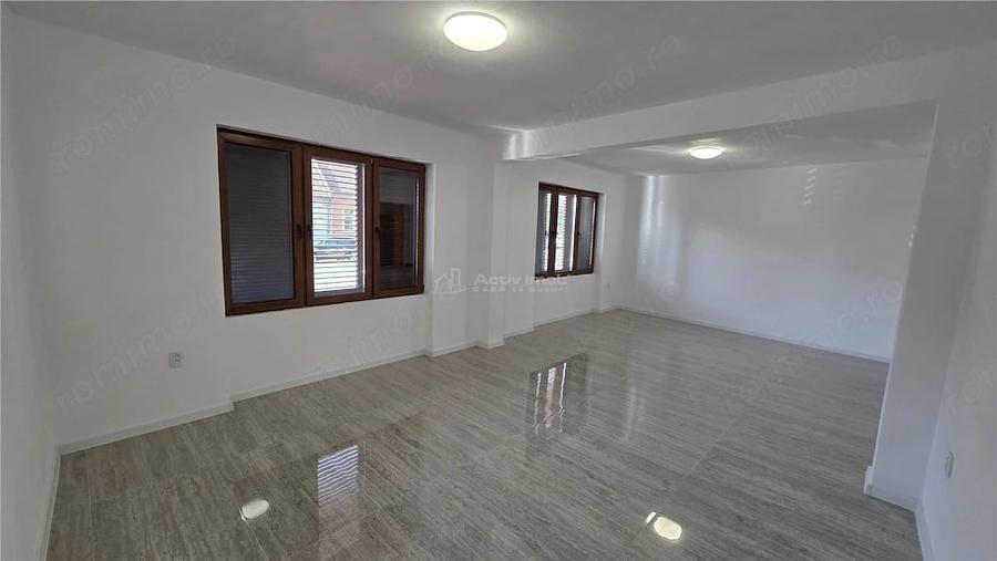 Spațiu comercial, de 130 mp, în Răcășdia