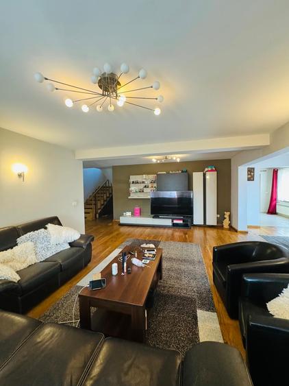 Casă individuală cu 5 camere cu Teren 500 Mp în Ghiroda