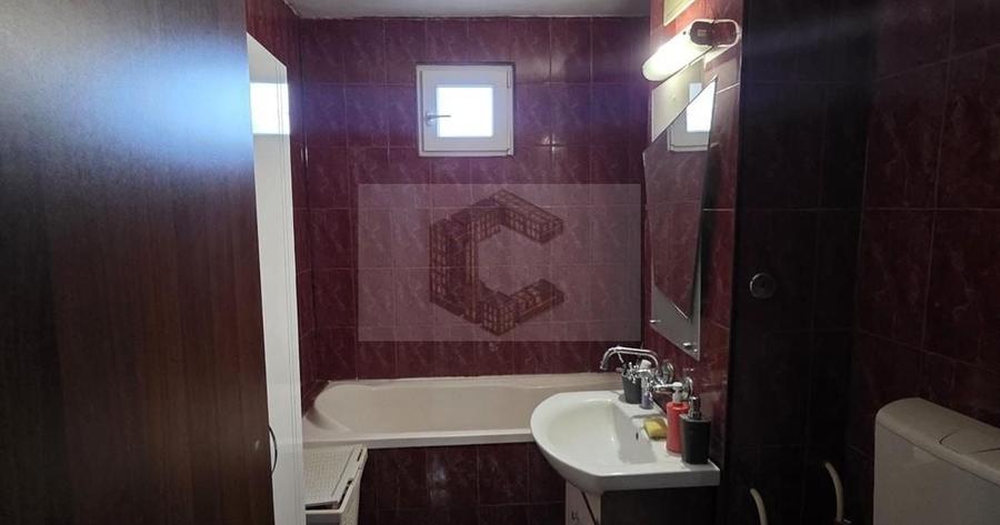 Apartament cu 3 camere decomandat, mobilat în Girocului