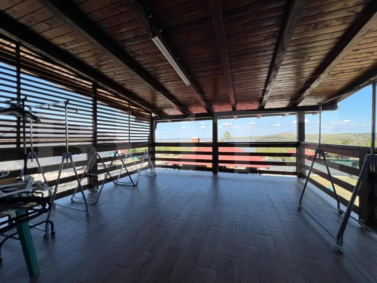 Casă individuală cu 4 camere cu Piscina în Sânmartin