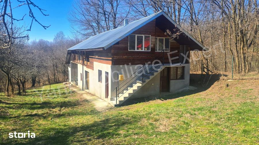 Casă cu 3 camere cu Teren 9815 Mp în Valea Iașului