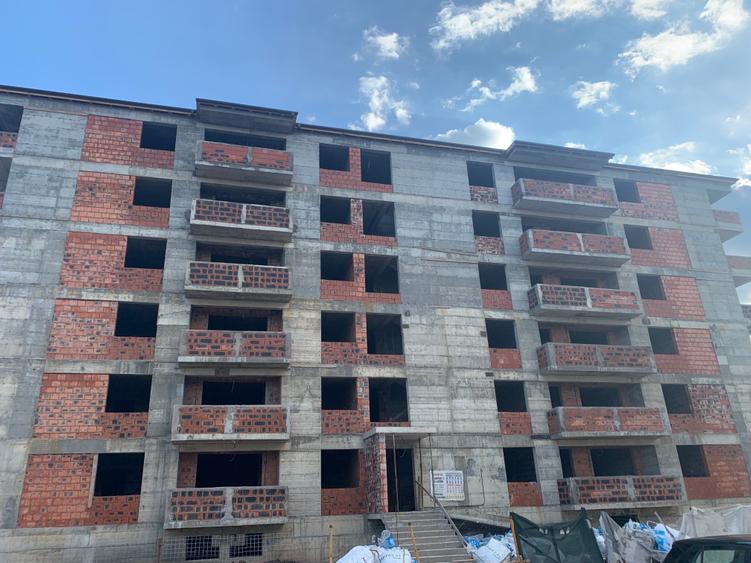 Garsonieră decomandată în Apărătorii Patriei