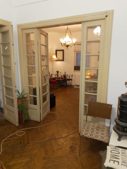 Casă individuală cu 8 camere cu Teren 260 Mp în Ultracentral