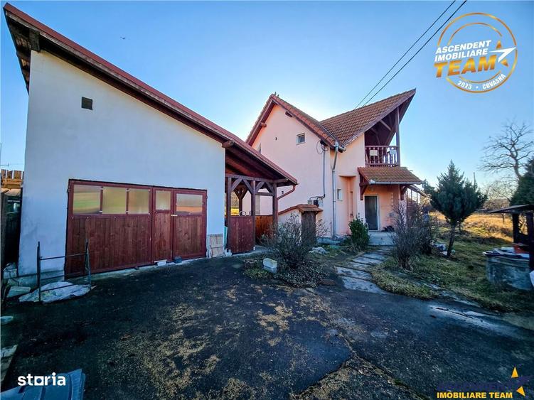 Pretabila si pentru 2familii:Vila duplex, Chilieni, Sfantu Gheorghe,6 - 18