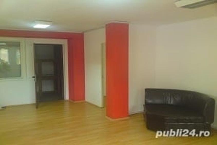 Spațiu comercial, de 48 mp, în Central