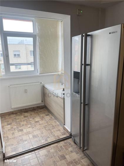 Apartament cu 3 camere decomandat în Tei