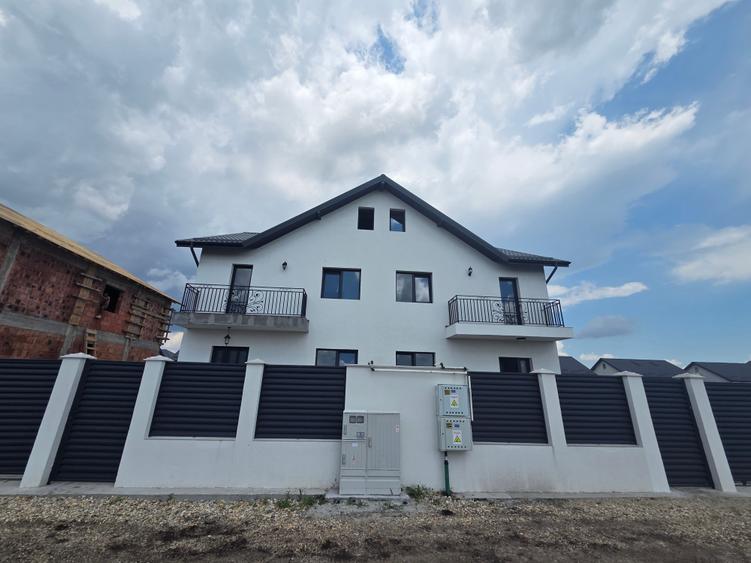 Duplex cu 5 camere cu Teren 200 Mp în Haliu