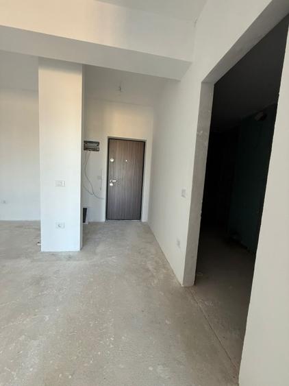 Apartament cu 2 camere decomandat în E3