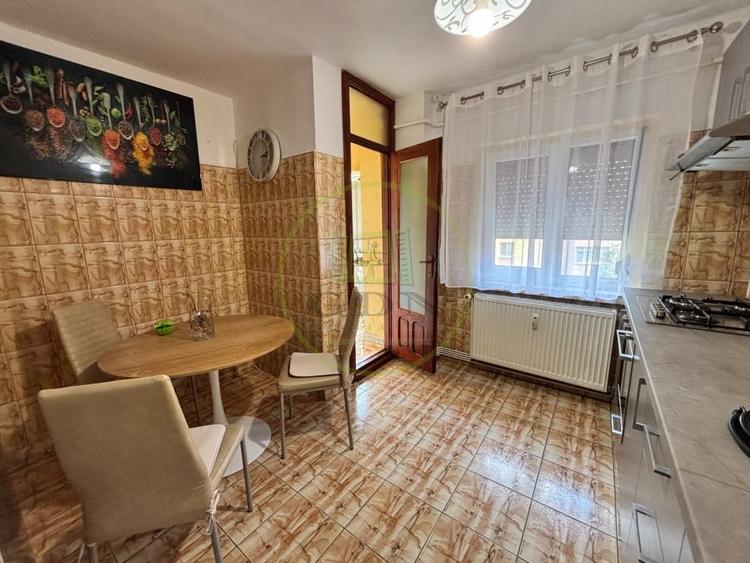 Apartament cu 3 camere decomandat, mobilat în George Enescu