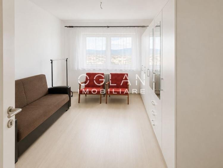 Apartament cu 2 camere semidecomandat, mobilat în Vasile Aaron
