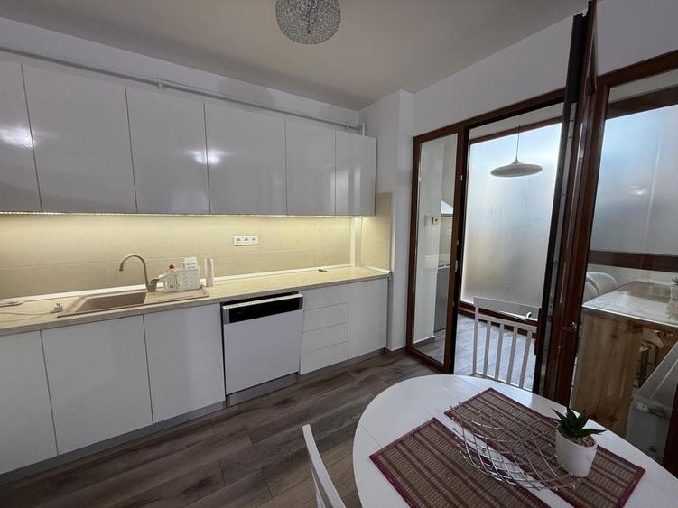 Apartament cu 2 camere decomandat în Ultracentral