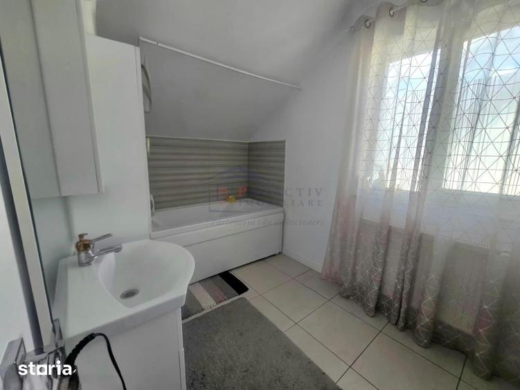 Casă cu 5 camere decomandat cu Teren 286 Mp în Moara