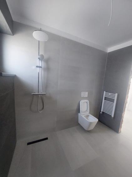 Casă cu 3 camere în Suseni
