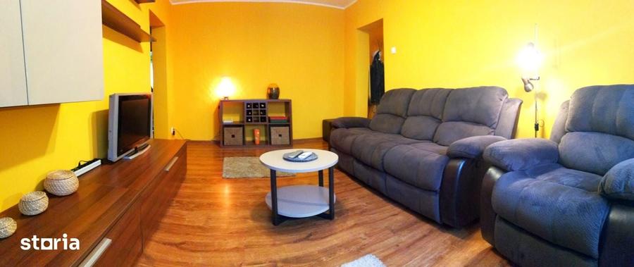 Apartament cu 3 camere, mobilat în Podu Roș