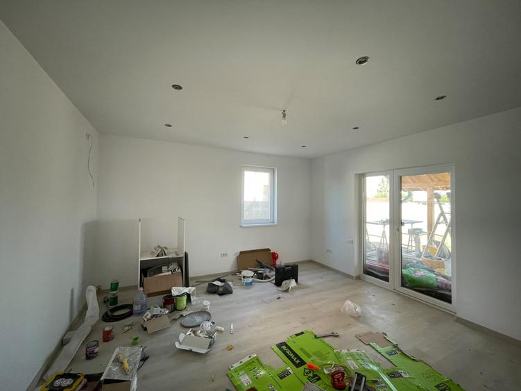 Duplex cu 4 camere cu Canalizare în Moșnița Nouă