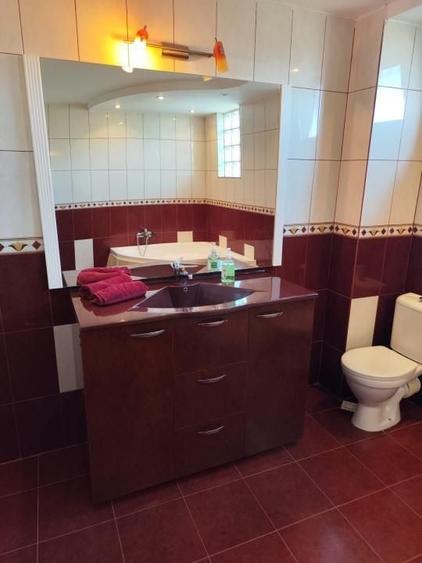 Casă individuală cu 6 camere cu Canalizare în Goruna