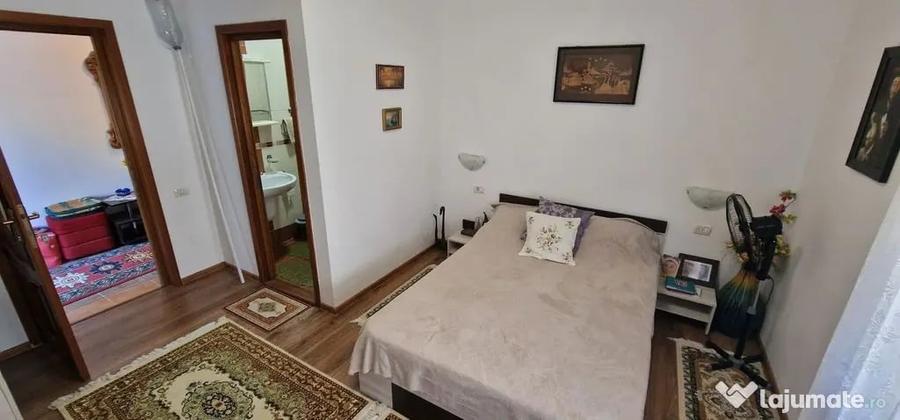 Casă cu 5 camere cu Teren 338 Mp în Sud
