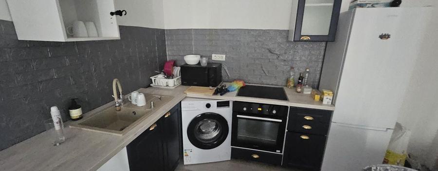 Apartament cu 3 camere în Rosetti