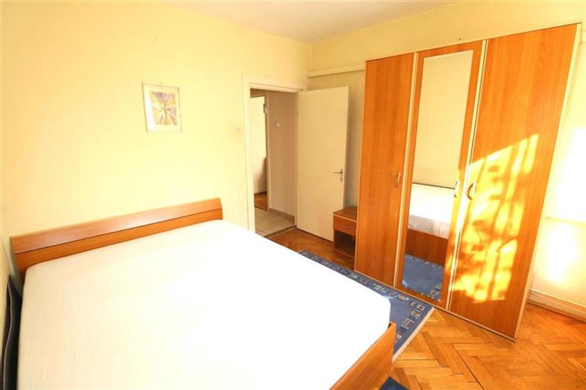 Apartament cu 3 camere semidecomandat în Ultracentral
