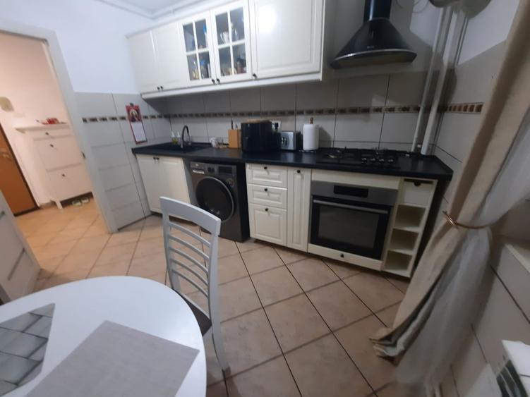 Apartament cu 2 camere decomandat în 13 Septembrie
