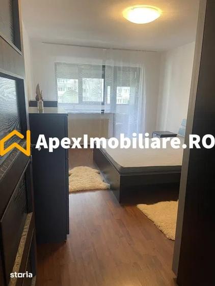 Apartament cu 3 camere semidecomandat în Grivița