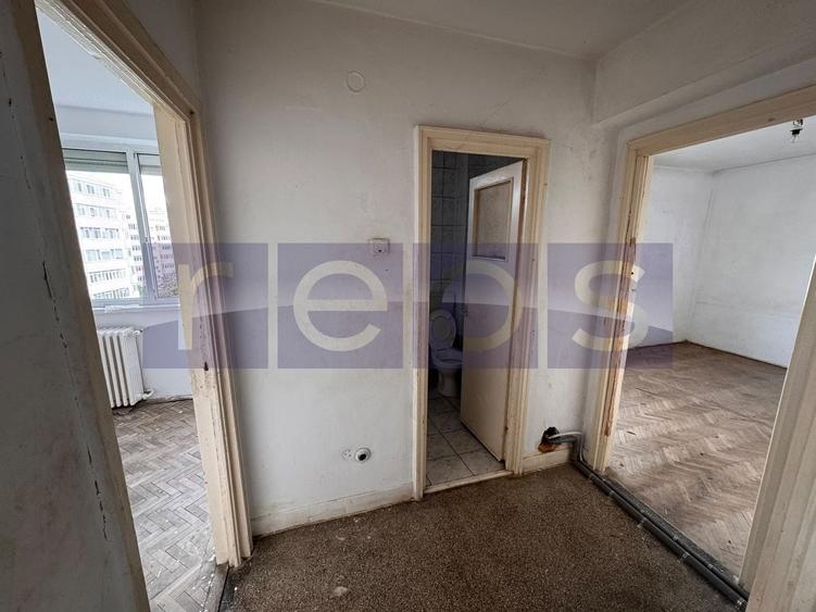 Apartament cu 3 camere semidecomandat în Iancului