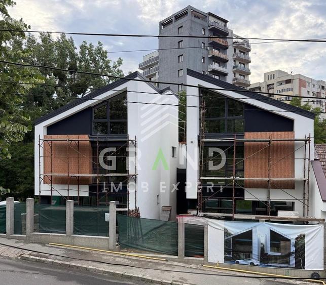Duplex cu 4 camere cu Canalizare în Mănăștur