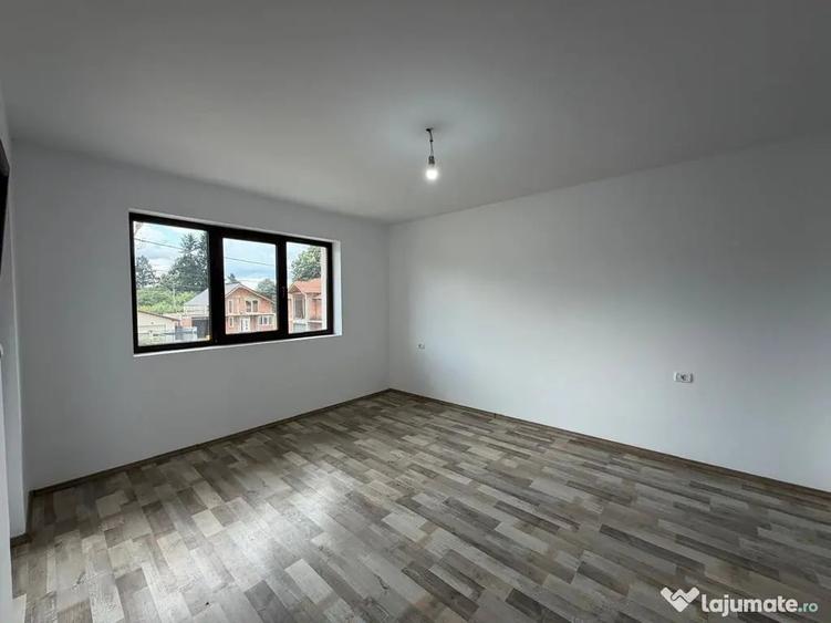 Casă cu 4 camere cu Teren 253 Mp în Central