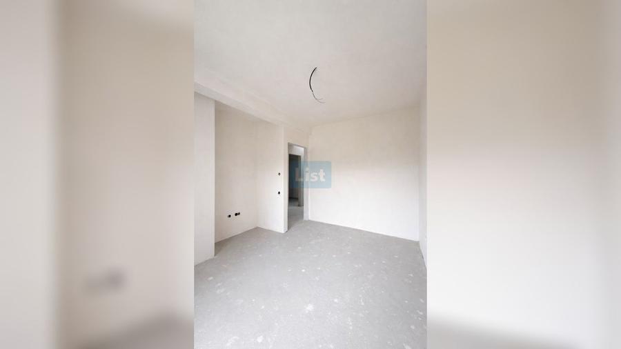 Casă cu 4 camere cu Teren 150 Mp în Florești