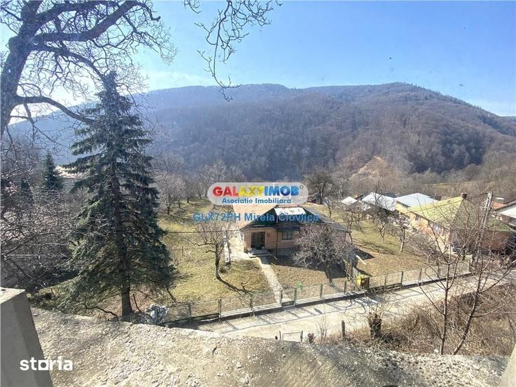 Casă cu 4 camere cu Teren 725 Mp în Posada